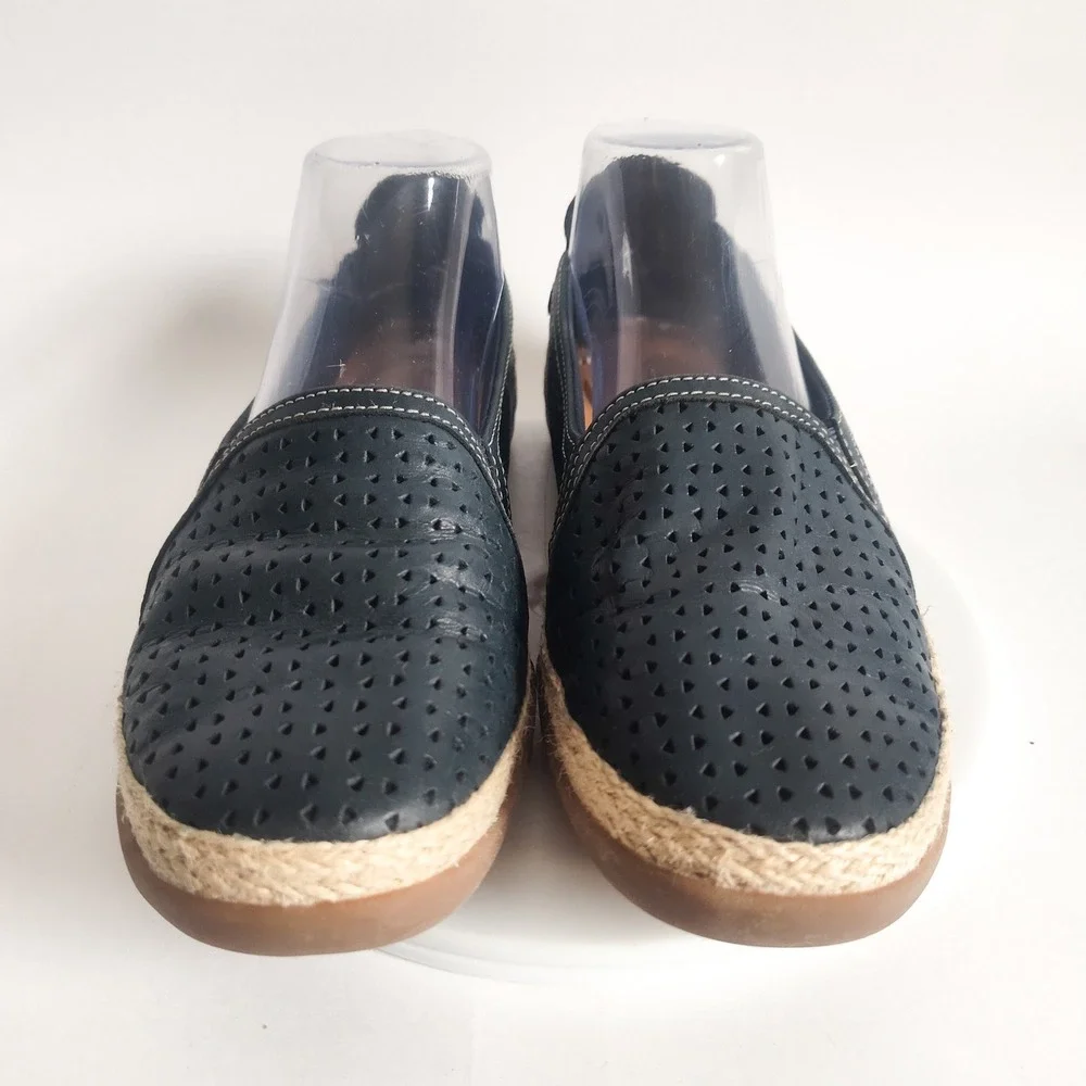 Clarks Comfort Flats Size 8 M Navy Perforated Leather Espadrille Slip On Comfort